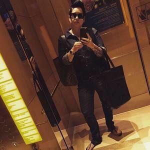 Meet your Posher, Deedee